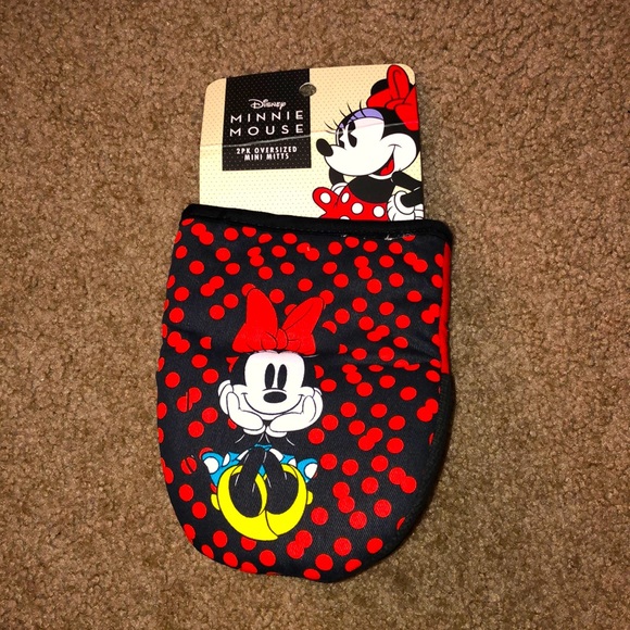 Disney Other - CLOSET CLEAN OUT- Two pack Minnie Mouse mini oven mitts